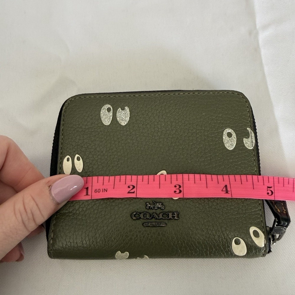 Coach Disney Snow White Olive Green Zip Around Wallet Spooky Eyes - Picture 13 of 14